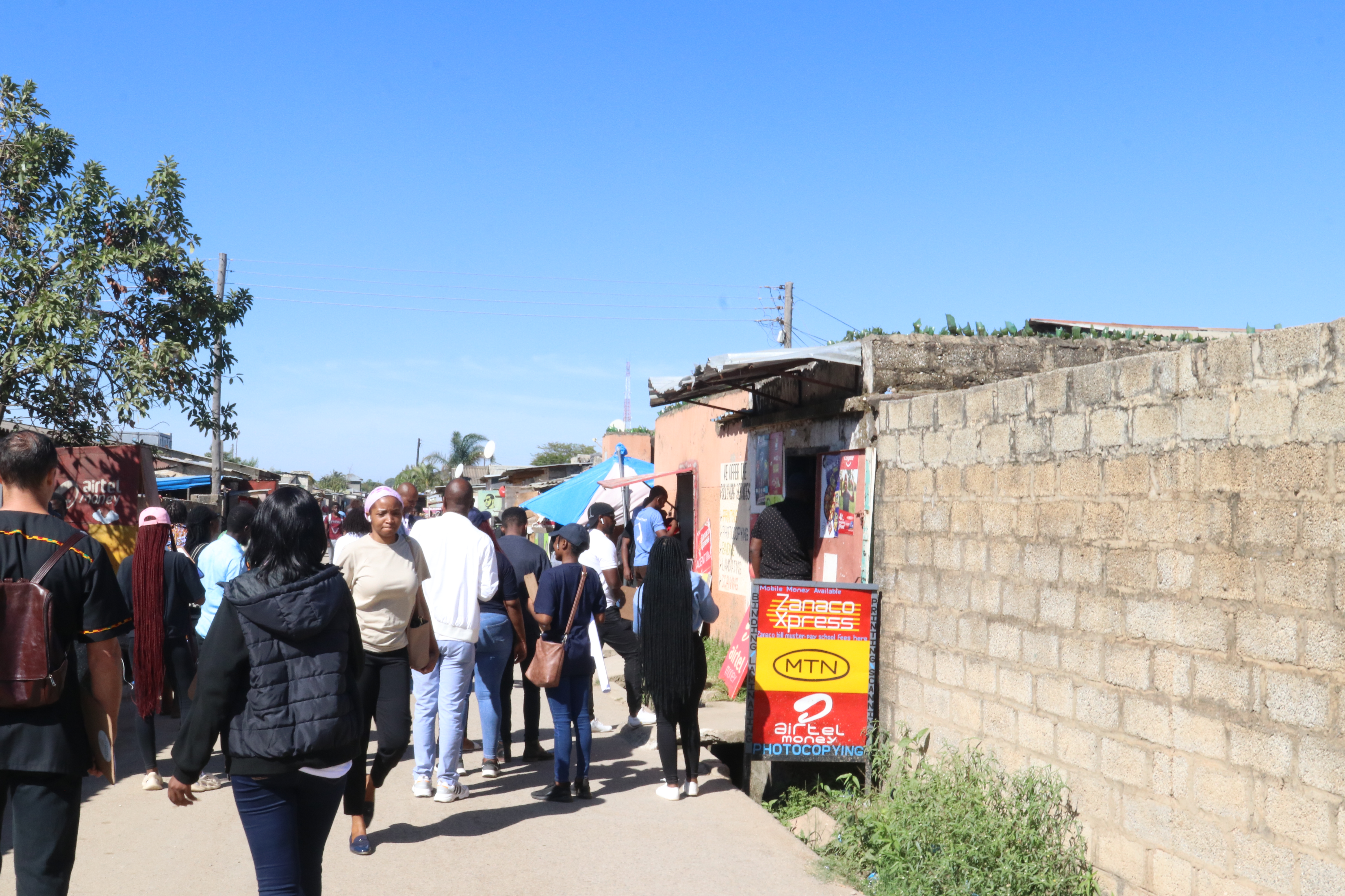 A busy street in Kalingalinga, Lusaka